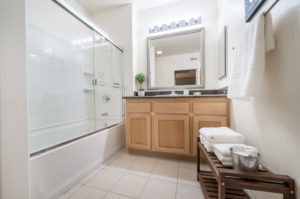 Photo of Bathroom in City West