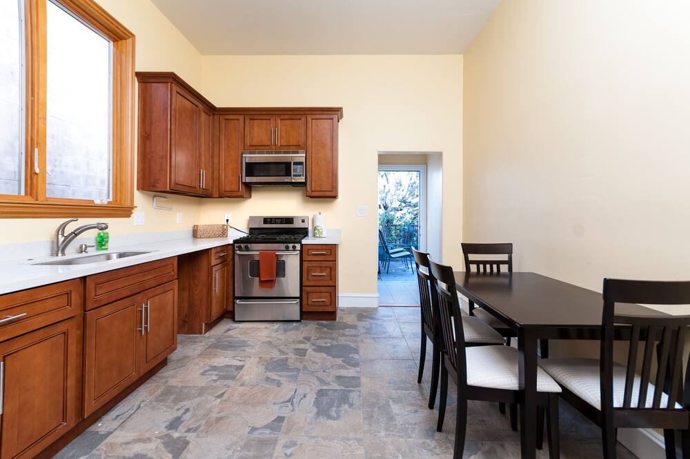 Photo of Kitchen in Downtown Oakland