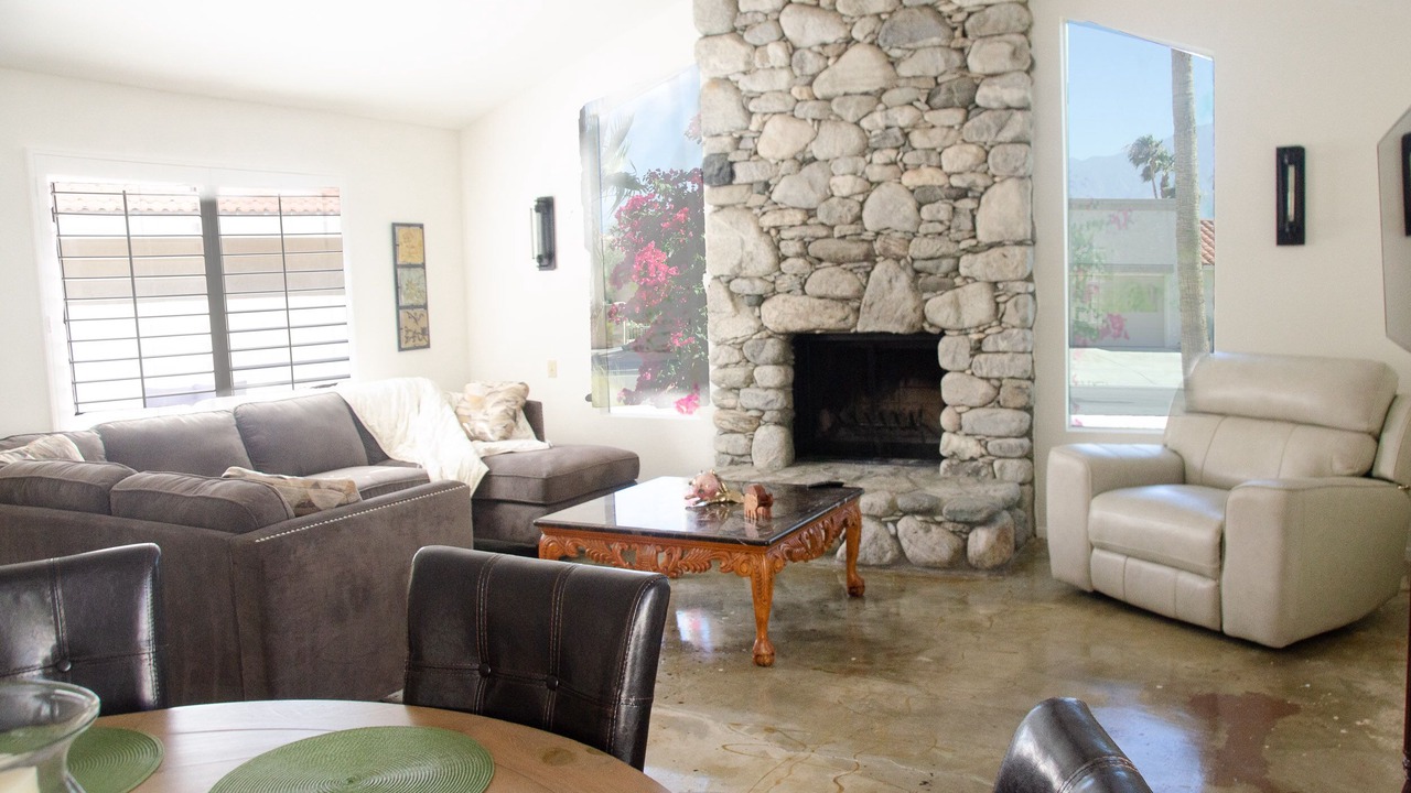 Photo of Livingroom in Desert Hot Springs