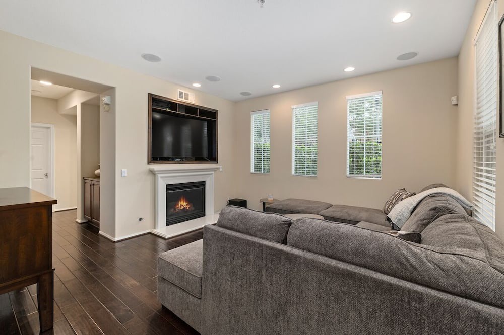 Photo of Livingroom in Quail Hill