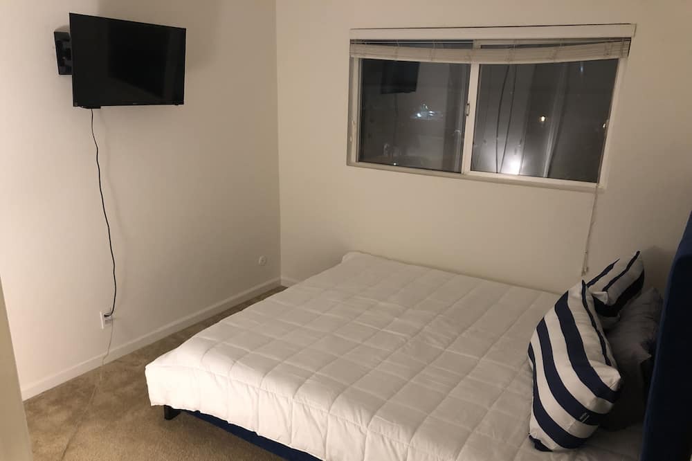 Photo of Bedroom in La Crescenta-Montrose
