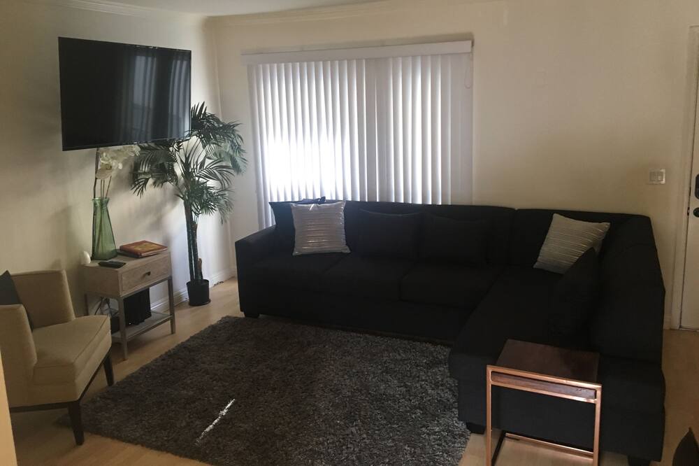 Photo of Livingroom in La Crescenta-Montrose