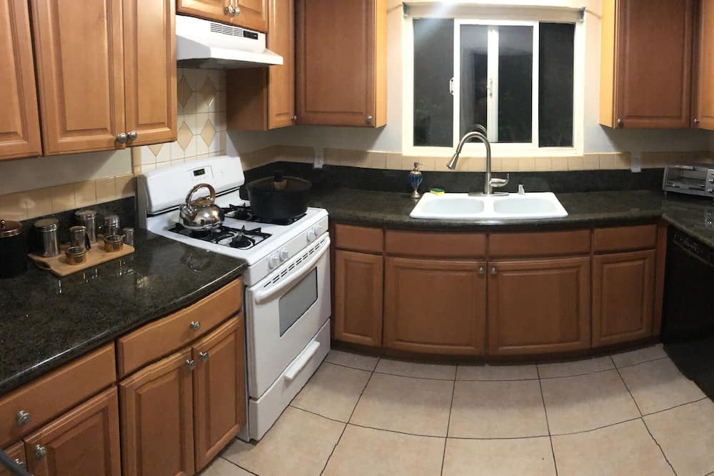 Photo of Kitchen in La Crescenta-Montrose