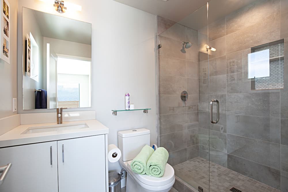 Photo of Bathroom in Roseville - Fleet Ridge