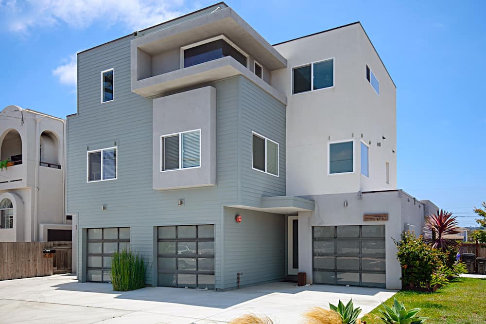 Photo of Outdoor in Roseville - Fleet Ridge