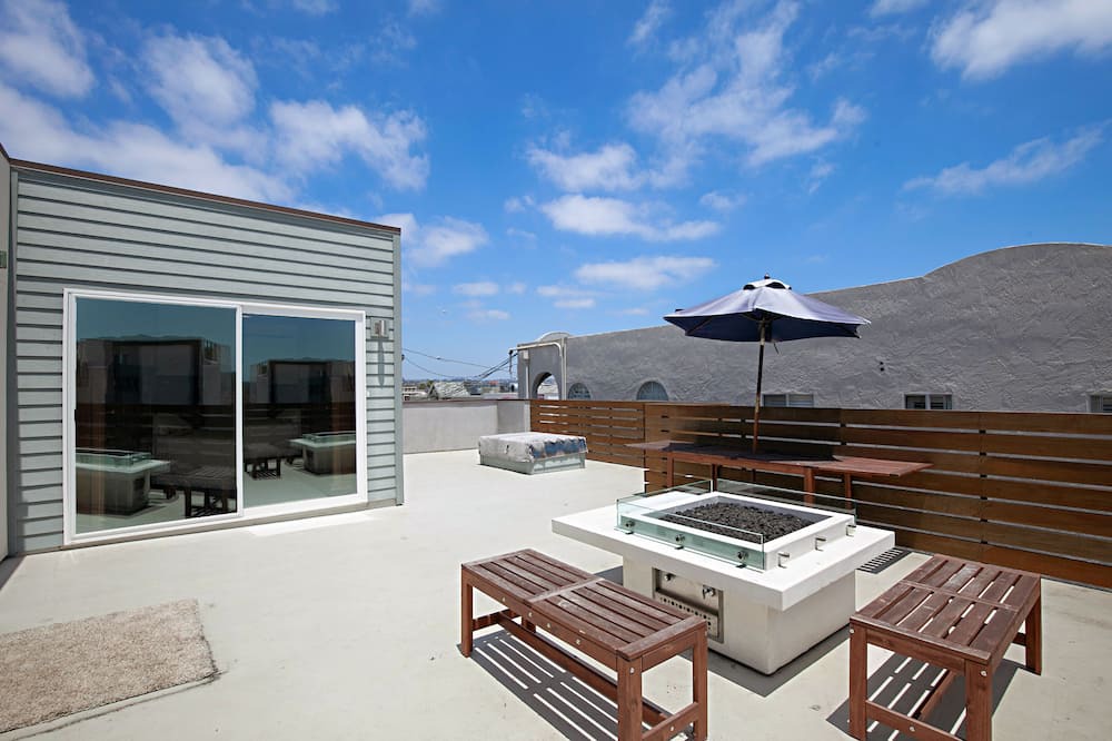 Photo of Patio Balcony in Roseville - Fleet Ridge