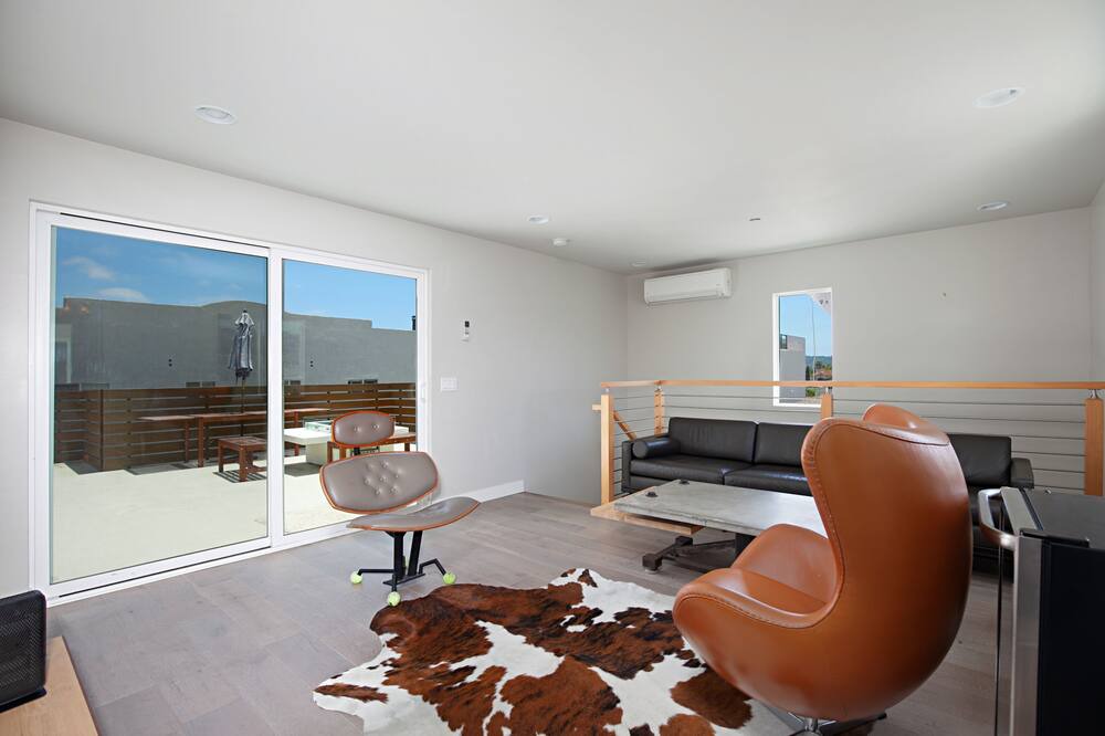 Photo of Livingroom in Roseville - Fleet Ridge