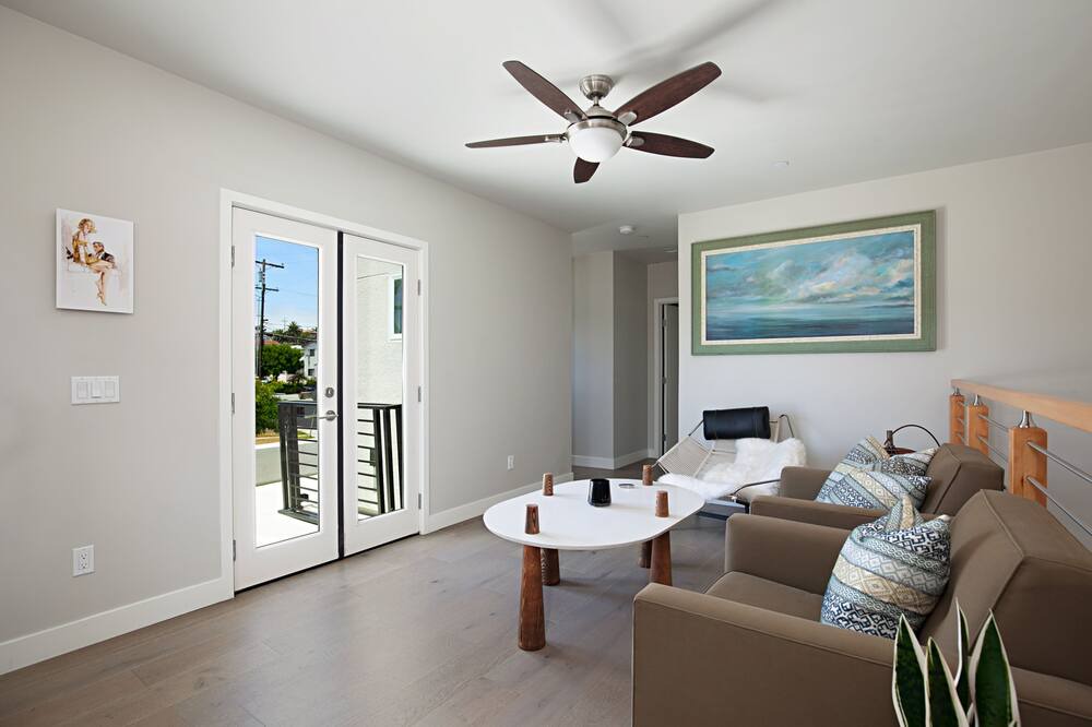 Photo of Livingroom in Roseville - Fleet Ridge