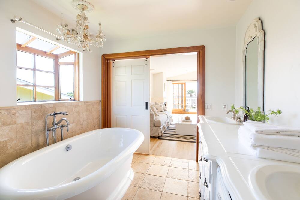 Photo of Bathroom in Western Malibu