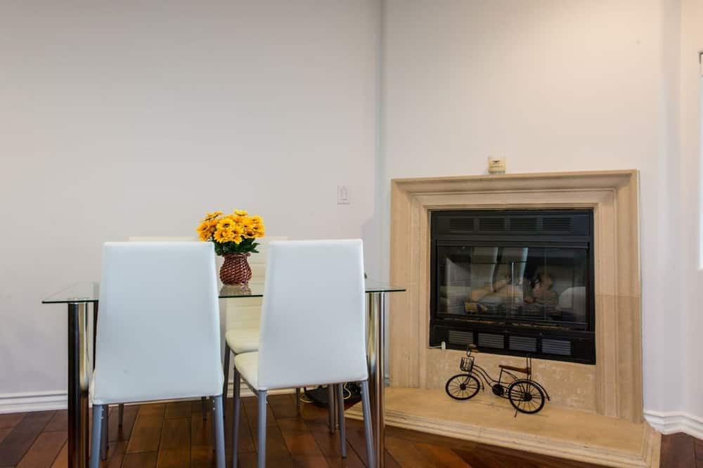 Photo of Livingroom in West Hollywood