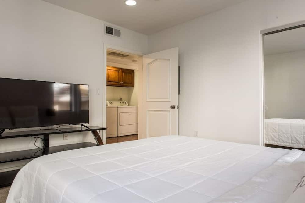 Photo of Bedroom in West Hollywood