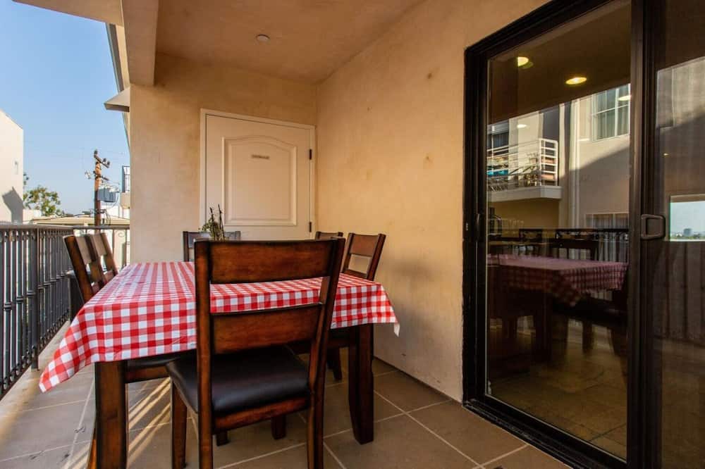 Photo of Patio Balcony in West Hollywood