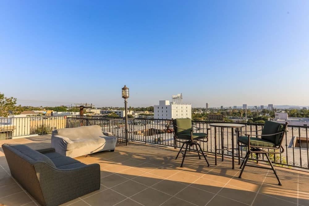 Photo of Patio Balcony in West Hollywood