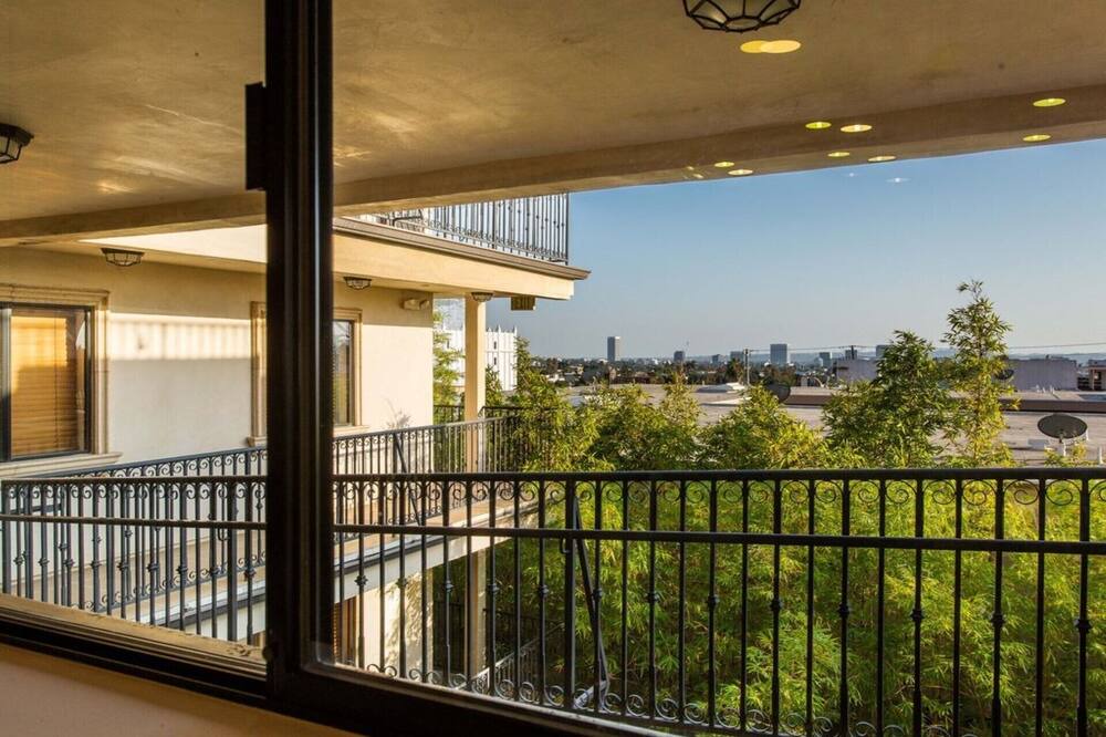 Photo of Patio Balcony in West Hollywood