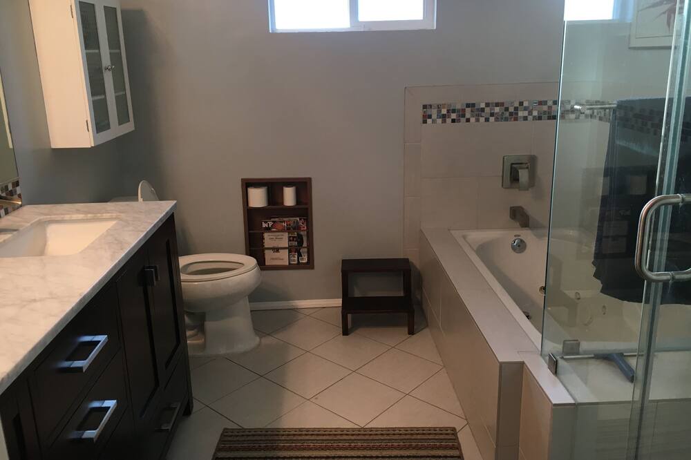 Photo of Bathroom in Canoga Park