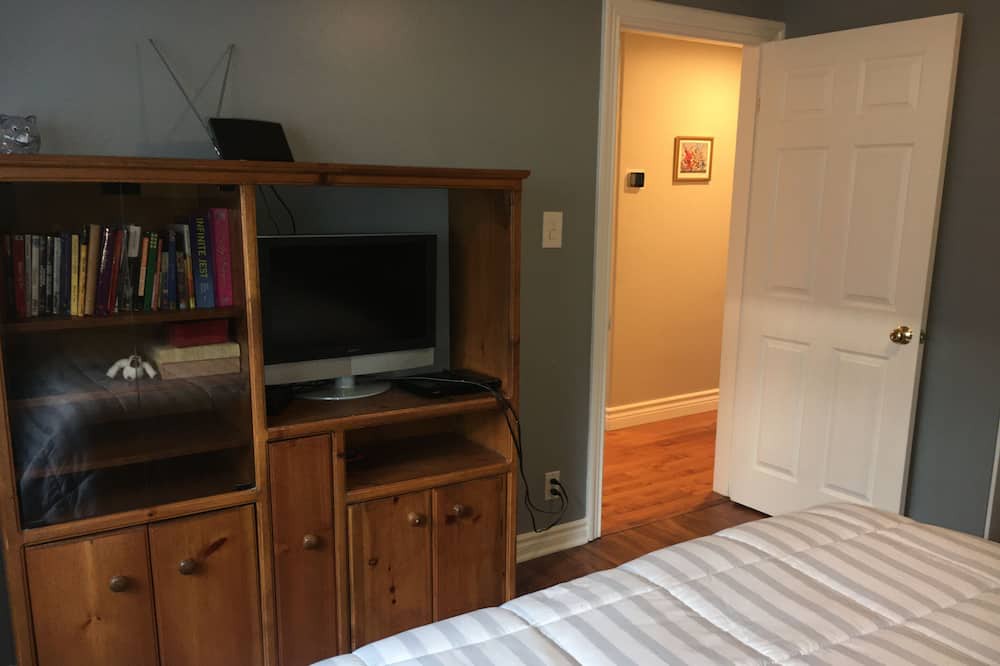 Photo of Bedroom in Canoga Park
