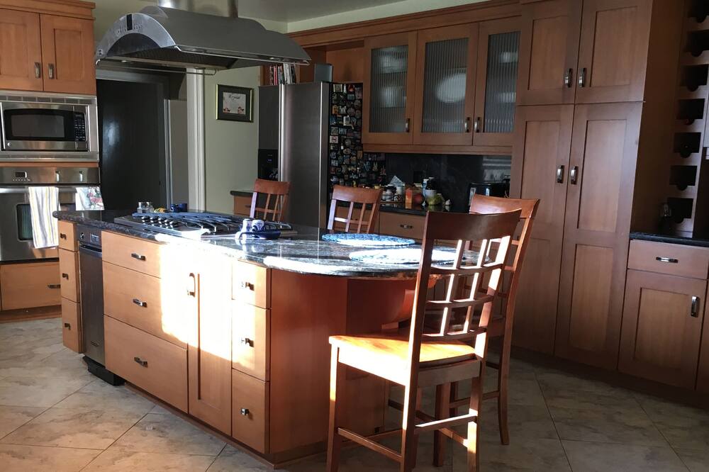 Photo of Kitchen in Canoga Park