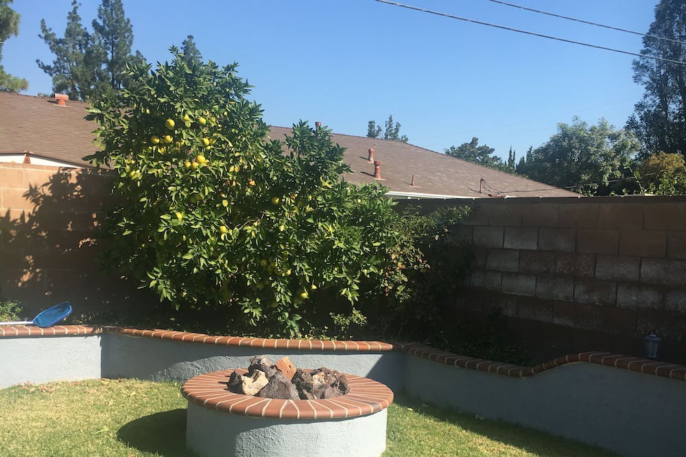 Photo of Outdoor in Canoga Park