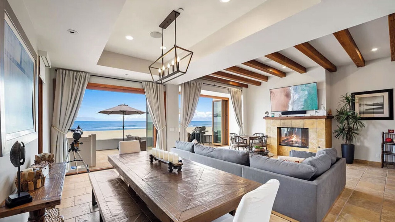 Photo of Livingroom in Oxnard Shores