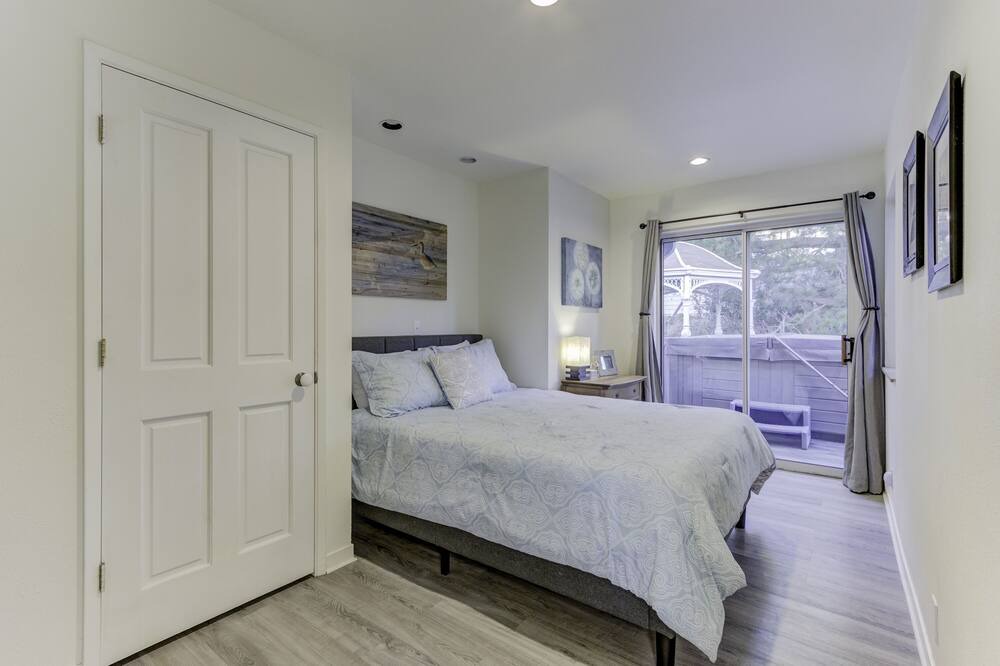 Photo of Bedroom in Gualala