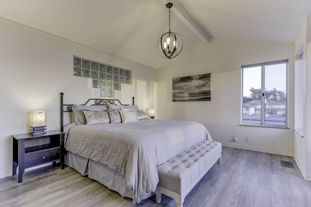 Photo of Bedroom in Gualala