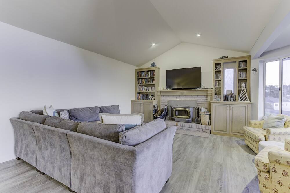 Photo of Livingroom in Gualala