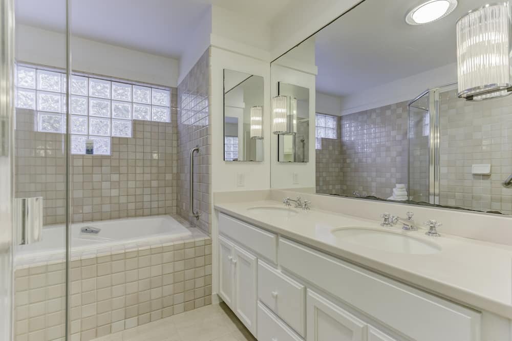Photo of Bathroom in Gualala