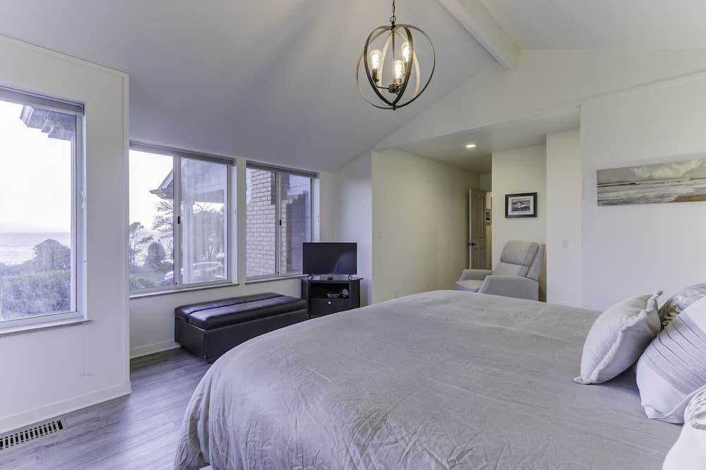 Photo of Bedroom in Gualala
