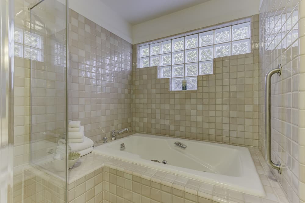 Photo of Bathroom in Gualala