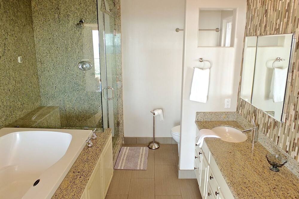 Photo of Bathroom in Sunset Beach