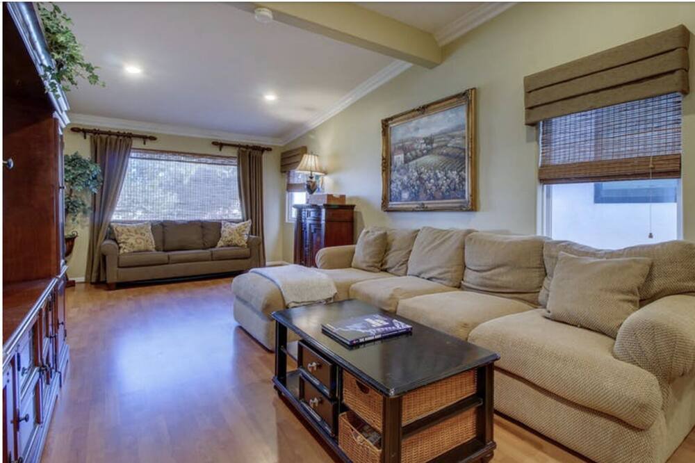 Photo of Livingroom in Sunset Beach