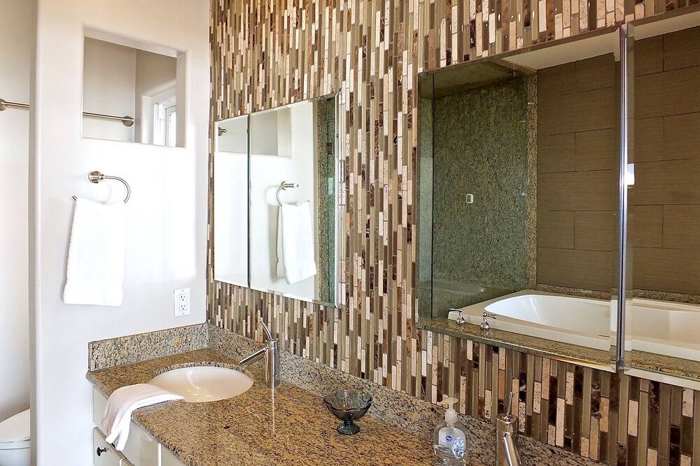 Photo of Bathroom in Sunset Beach