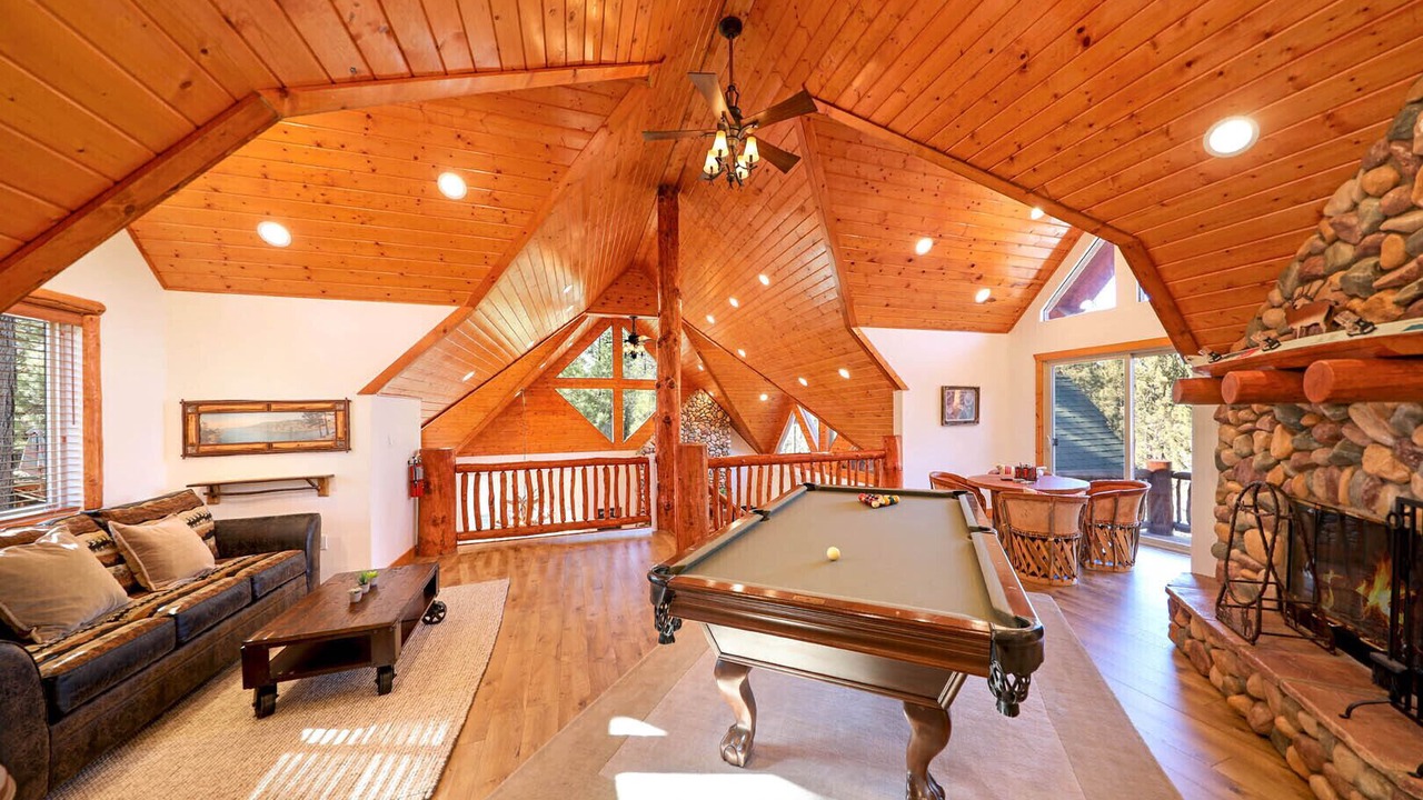 Photo of Livingroom in Evergreen Estates