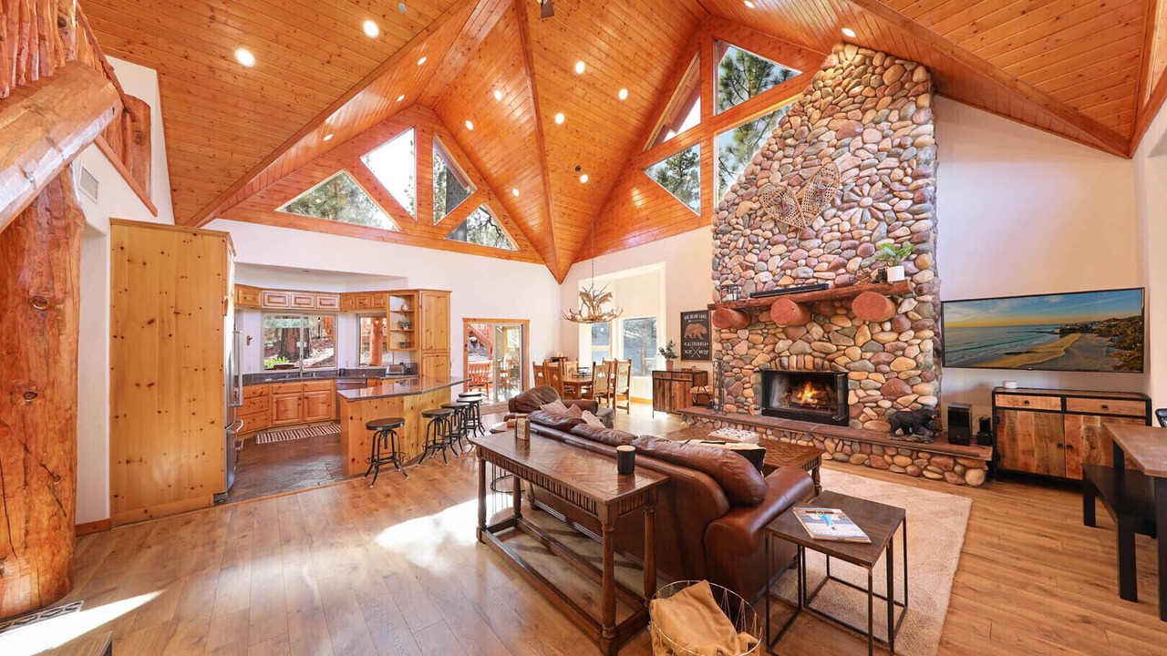 Photo of Livingroom in Evergreen Estates