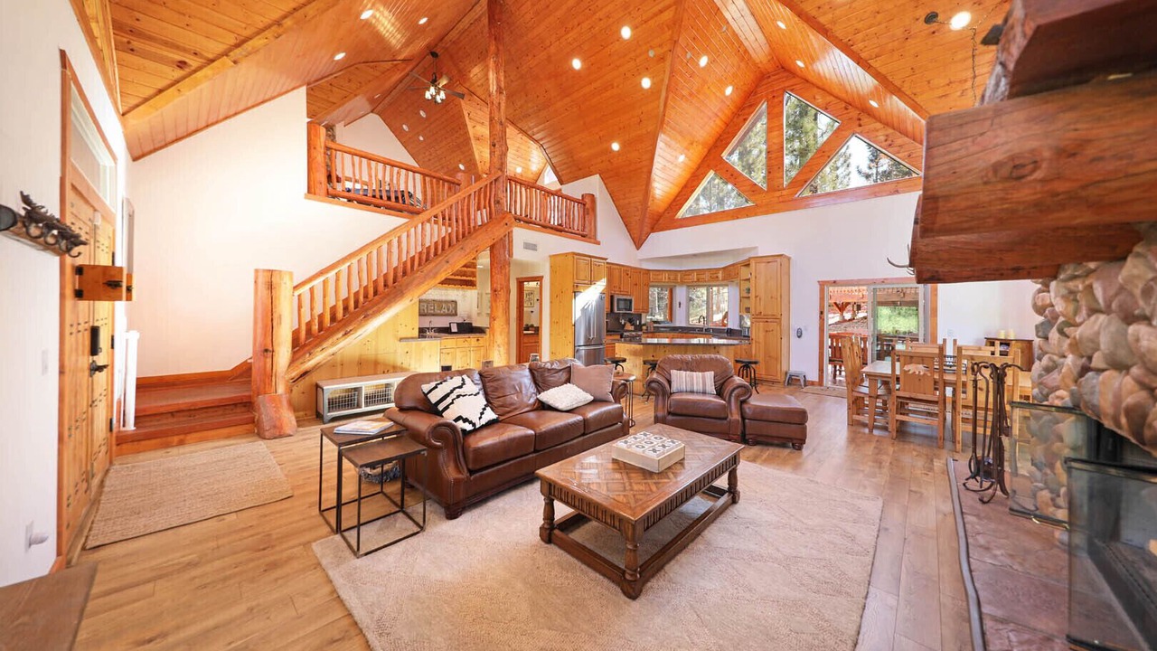 Photo of Livingroom in Evergreen Estates