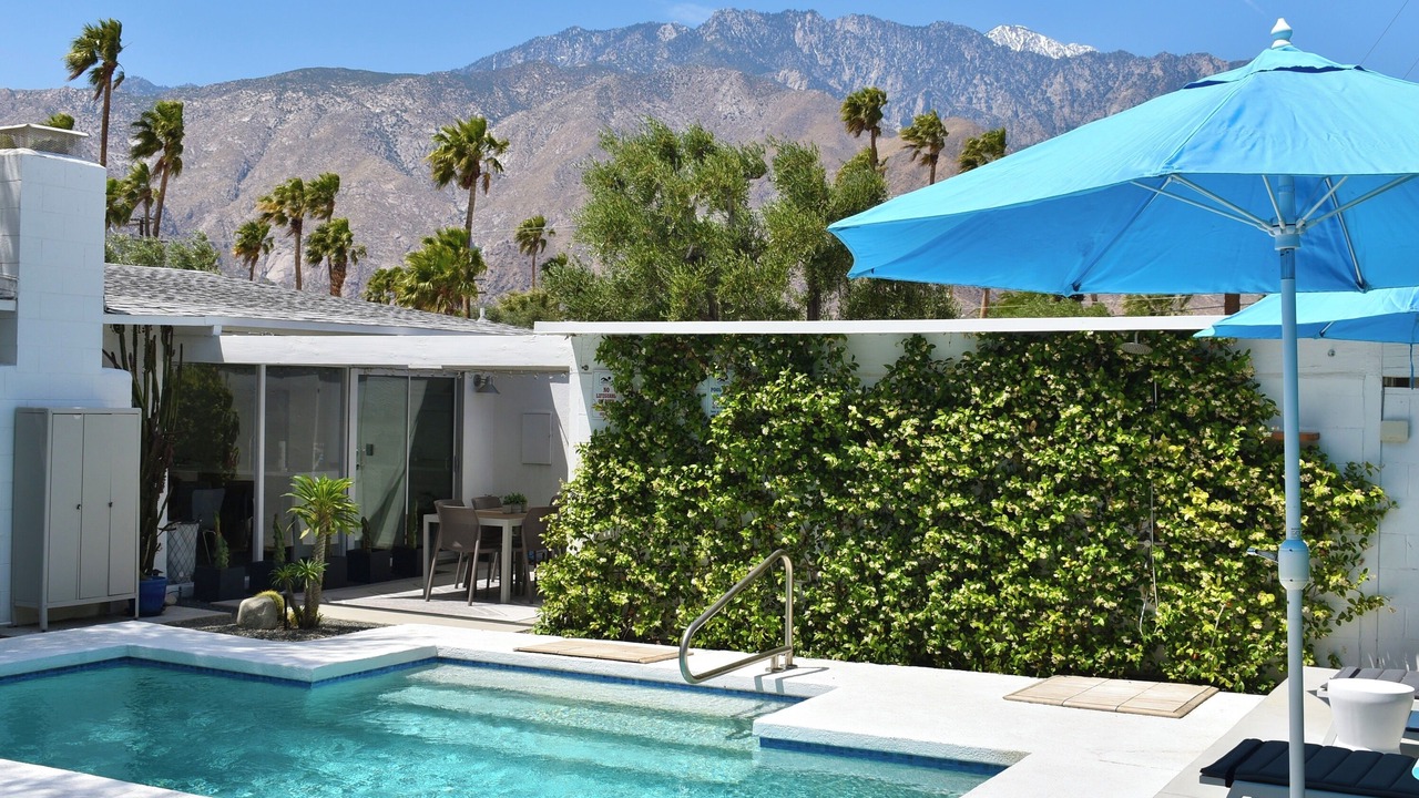 Photo of Outdoor in Racquet Club Estates