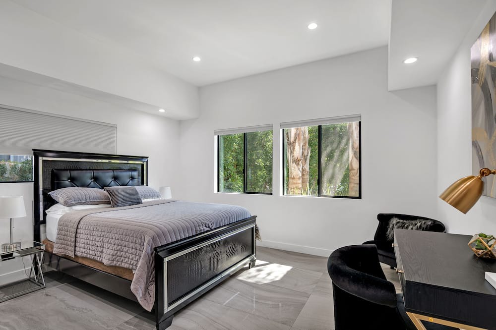 Photo of Bedroom in Greater Wilshire - Hancock Park