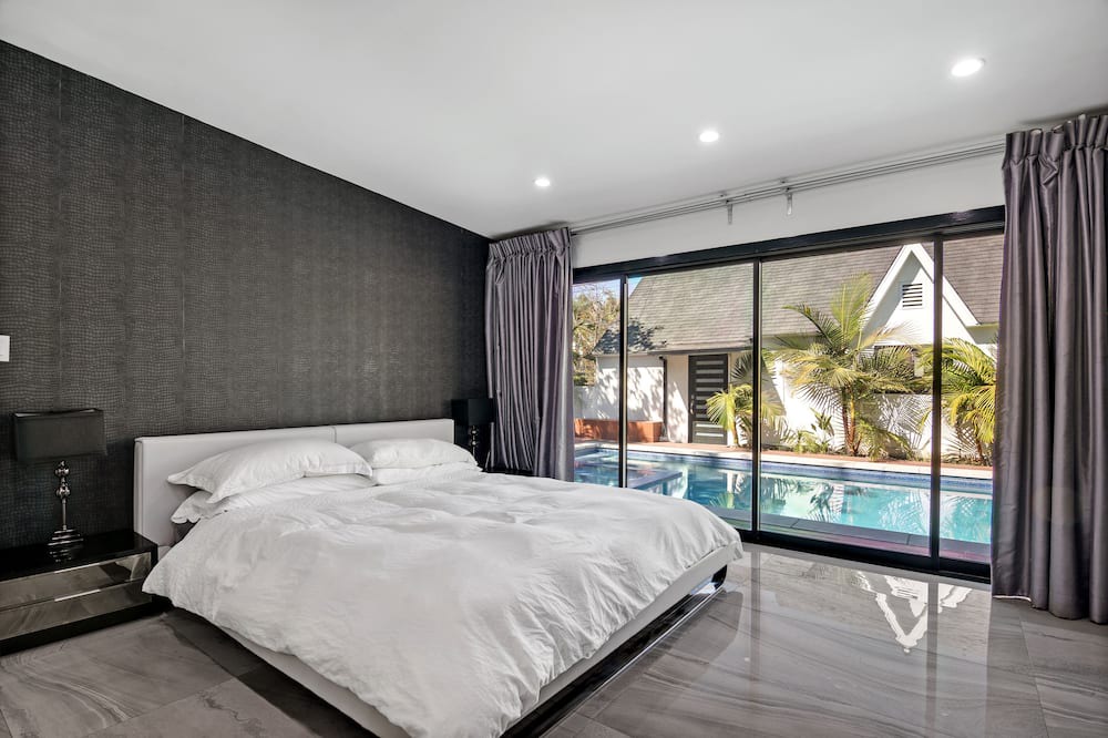 Photo of Bedroom in Greater Wilshire - Hancock Park