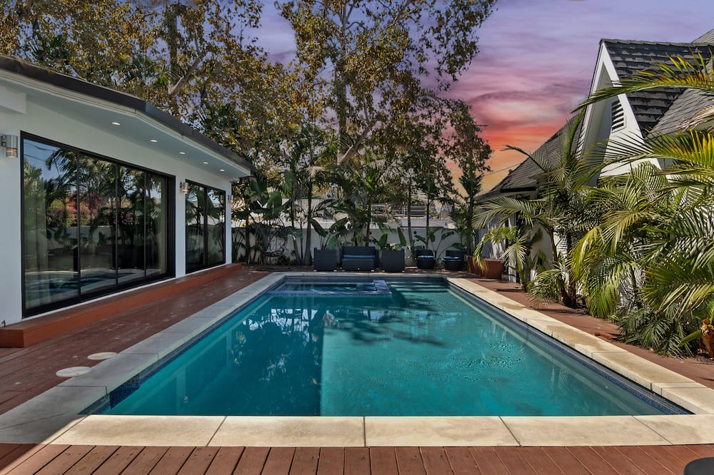 Photo of Outdoor in Greater Wilshire - Hancock Park