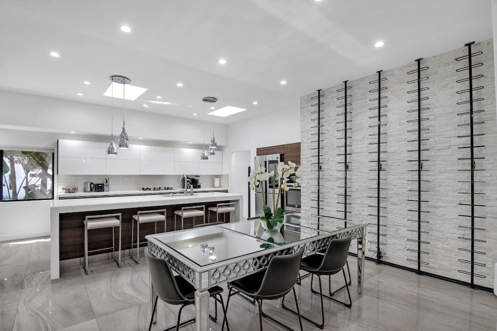 Photo of Kitchen in Greater Wilshire - Hancock Park