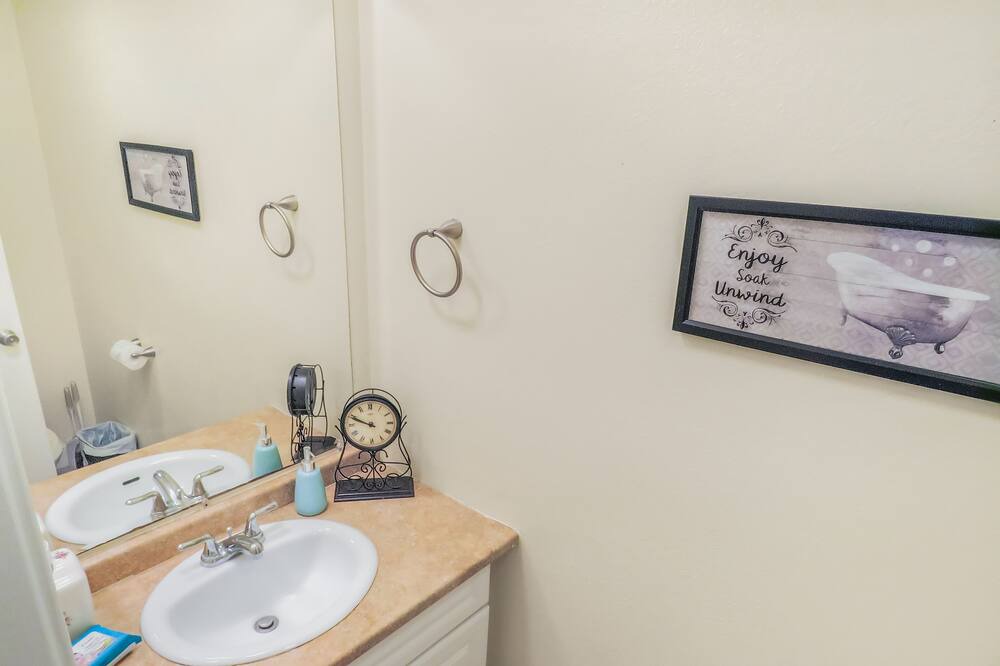 Photo of Bathroom in La Sierra