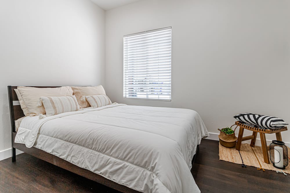 Photo of Bedroom in Mission Beach