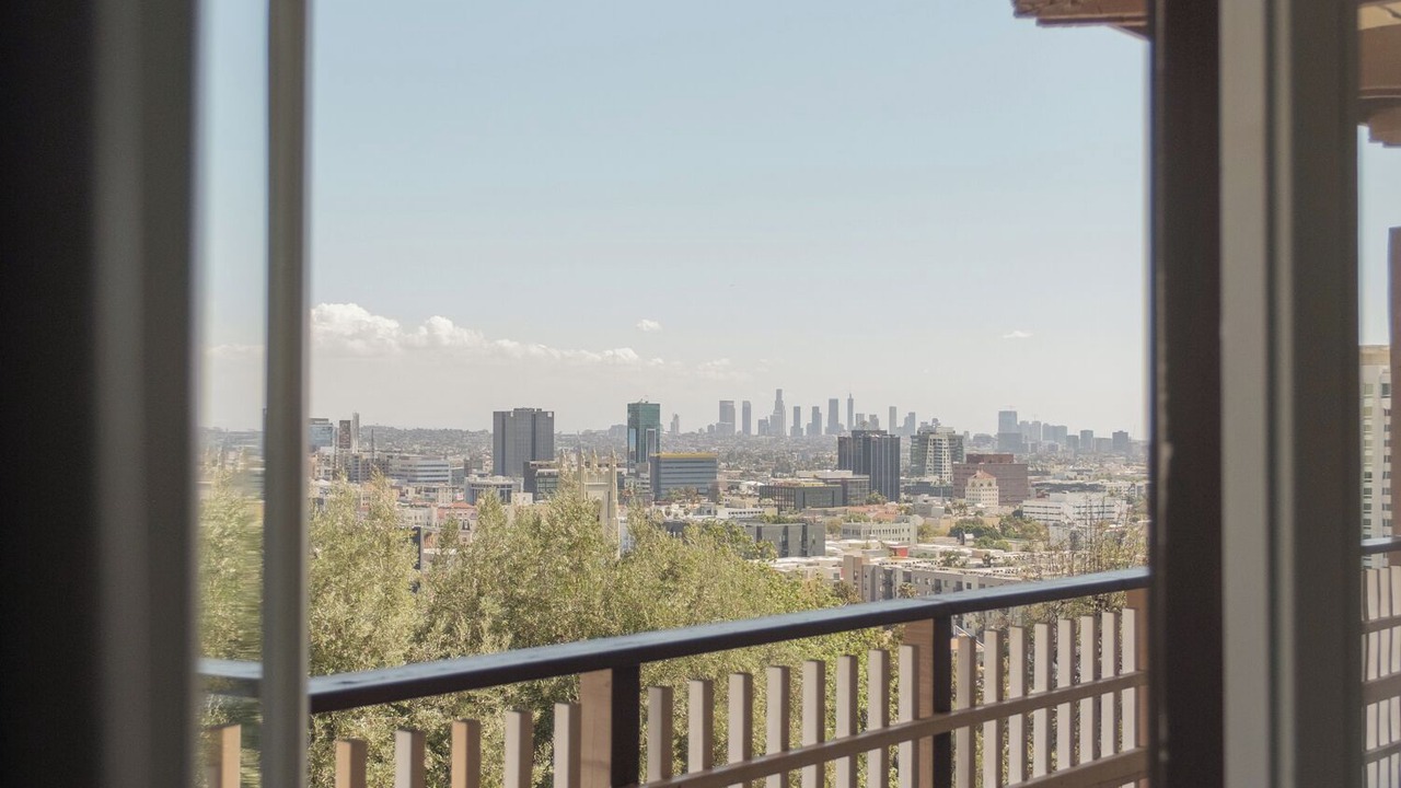 Photo of Others in Hollywood Heights