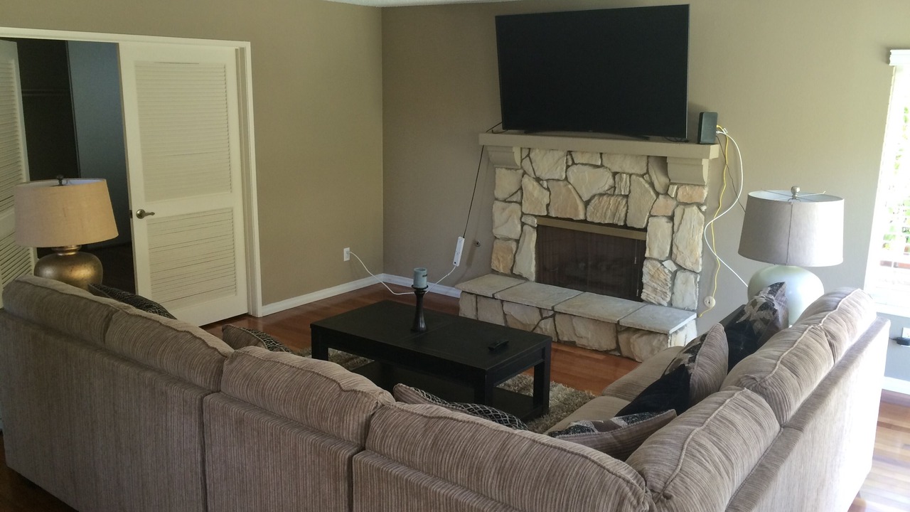 Photo of Livingroom in Fullerton