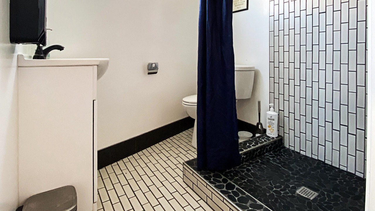 Photo of Bathroom in Wilshire