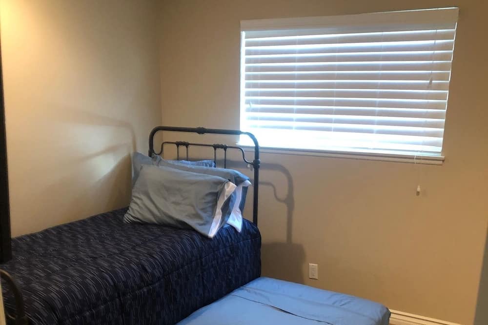 Photo of Bedroom in Fountain Valley