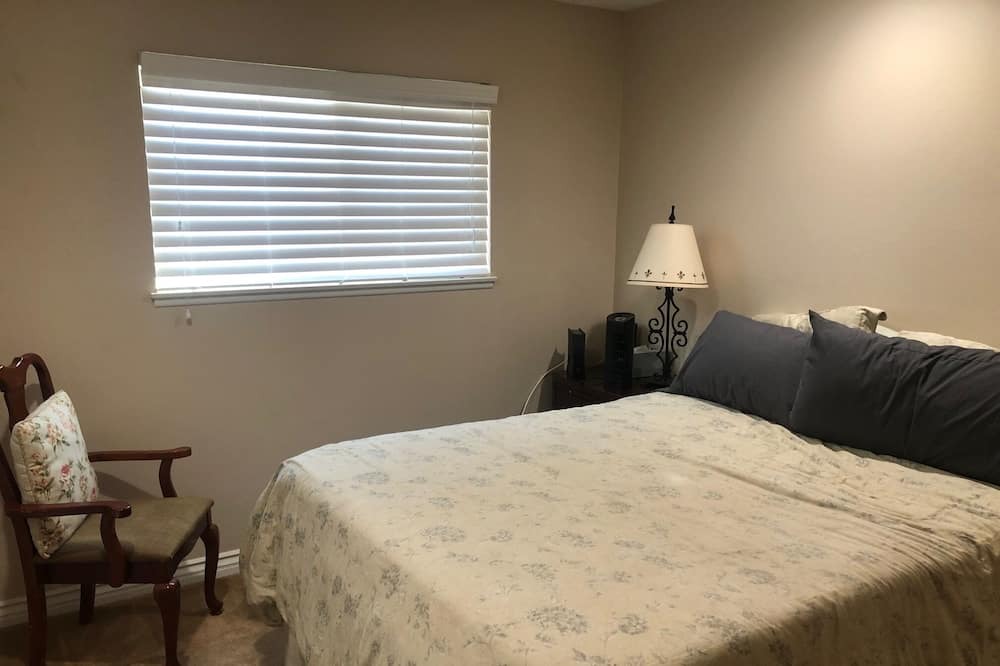 Photo of Bedroom in Fountain Valley