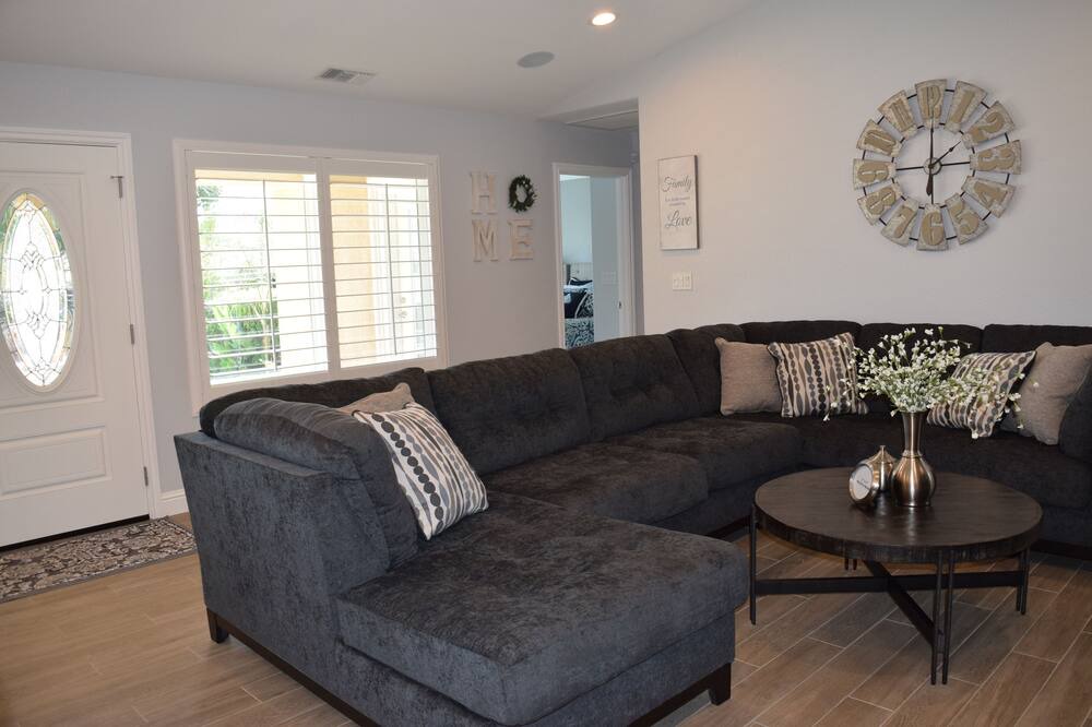 Photo of Livingroom in Rancho Cucamonga