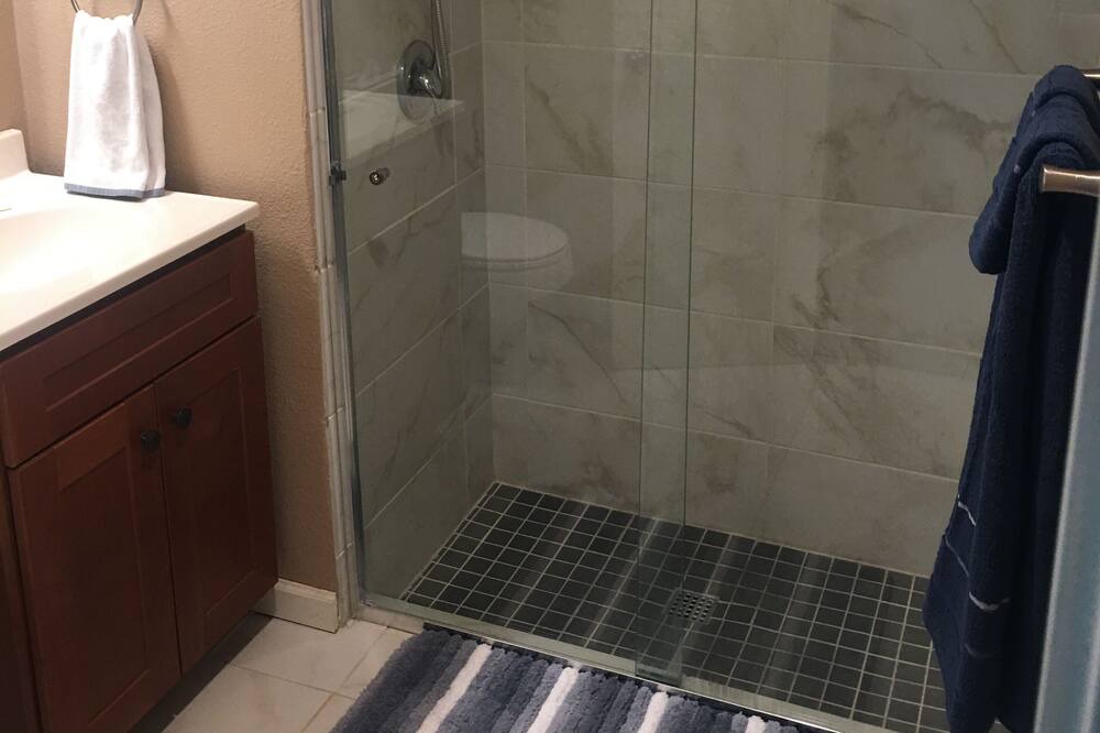 Photo of Bathroom in Costa Mesa