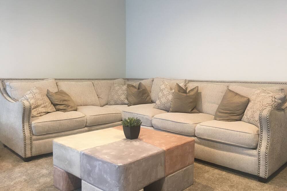 Photo of Bedroom in Costa Mesa